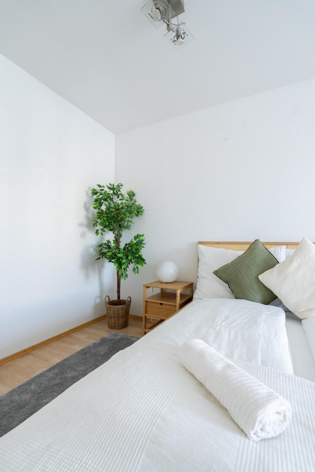 Two Bedrooms - 85 Squaremeters - 4 Min To U6 Dresdner Str Vídeň Exteriér fotografie